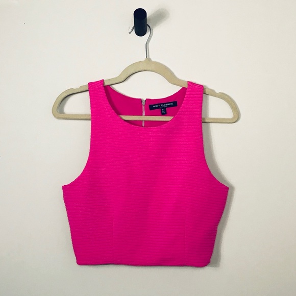 Tops - 🎈ON SALE🎈Ribbed Hot Pink Cropped Tank